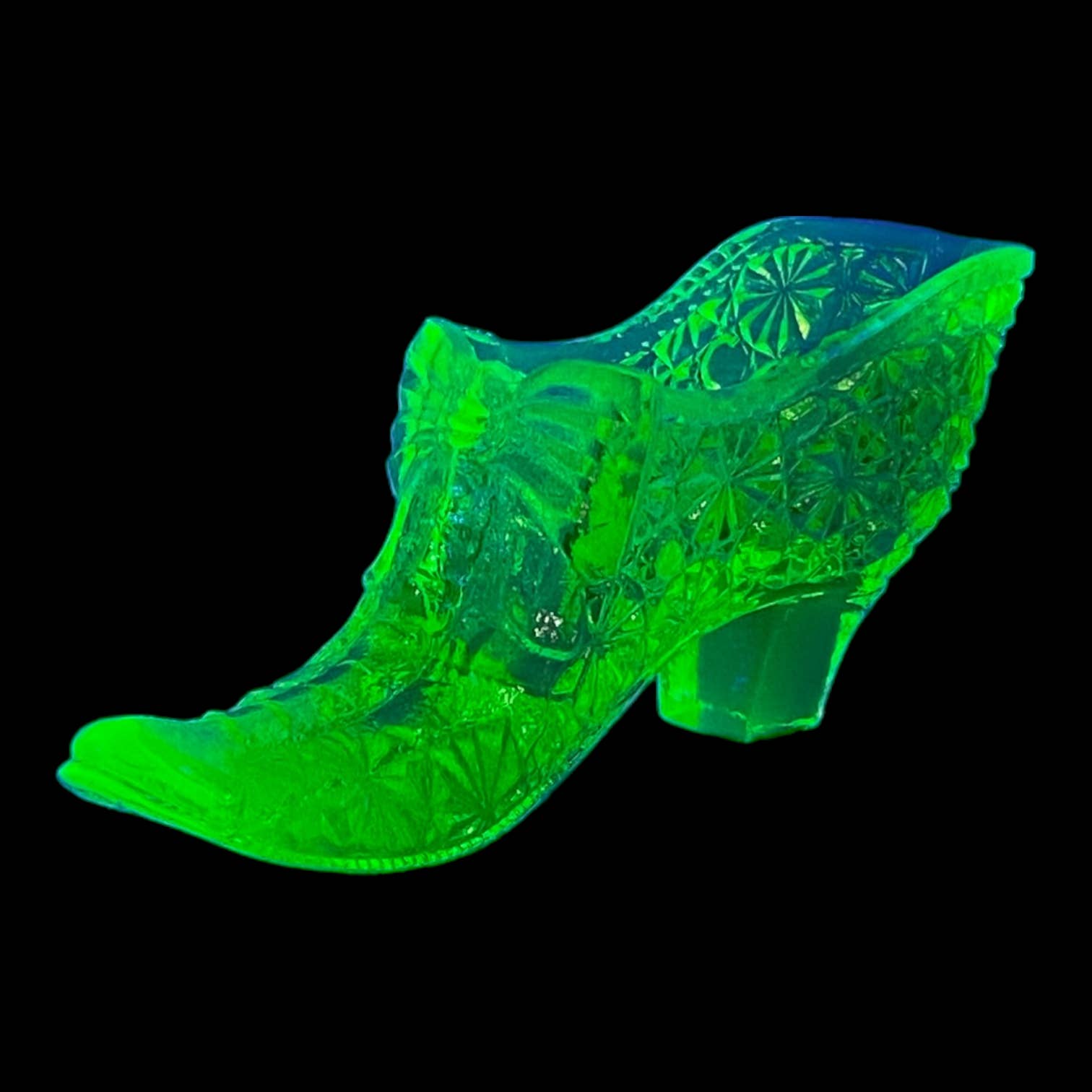 Boyd Glass Bow Daisy Button Slipper Shoe 1998-03 Vaseline